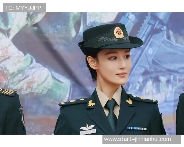 张馨予展现足球魅力与时尚风采的精彩写真作品 张馨予展现足球魅力与时尚风采的精彩写真作品